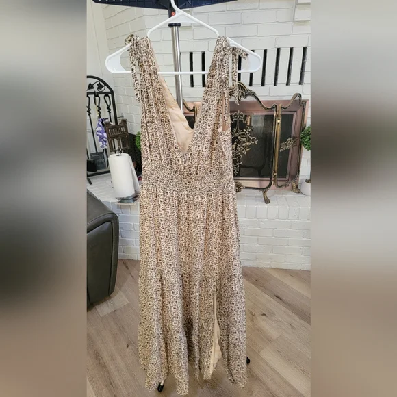 Paige Floral Print Maxi Dress - Picture 5 of 9